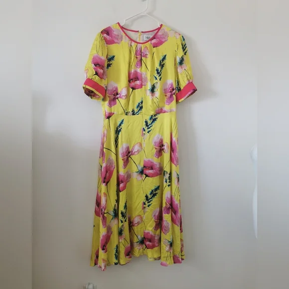 Mellaris S12 Maxi Short Sleeve Linef Floral Yellow Dress - Picture 2 of 9